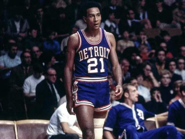 充满波折 充满波折