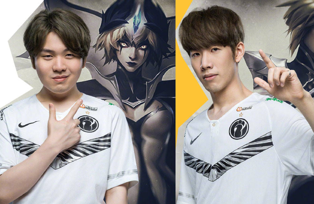 球员将球射 球员将球射