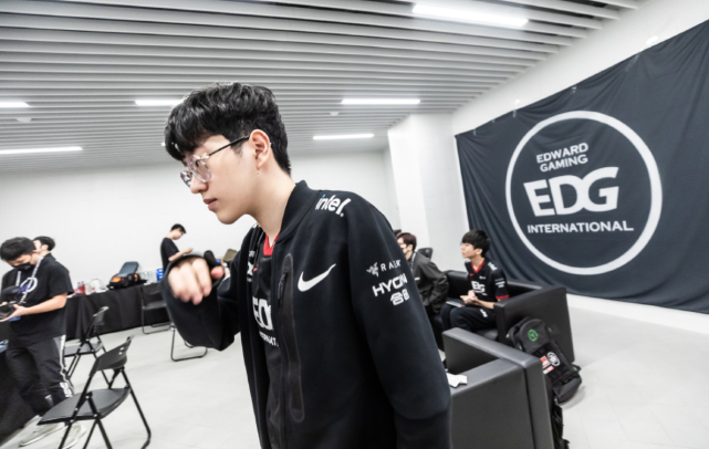 餐厅举办了 餐厅举办了