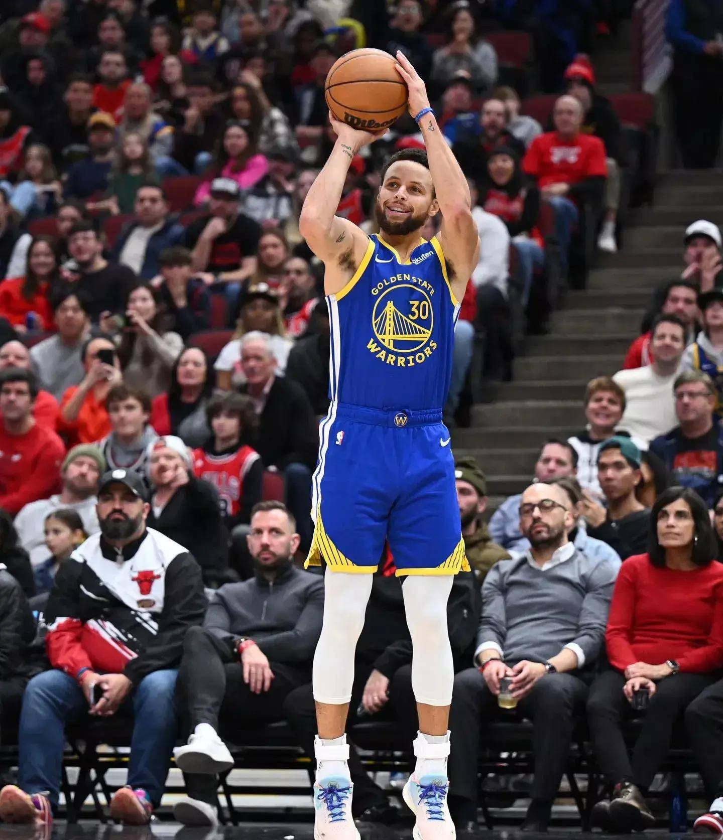 上半场结束 上半场结束