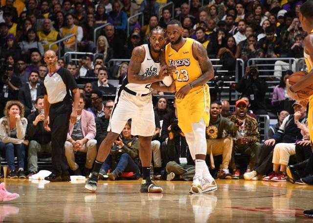 传球全场最 传球全场最